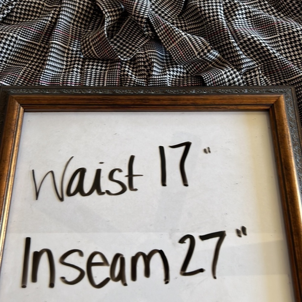 Torrid 00 pants, herringbone plaid, elastic waist, cuffed hem. Work, play, relax - Picture 7 of 8